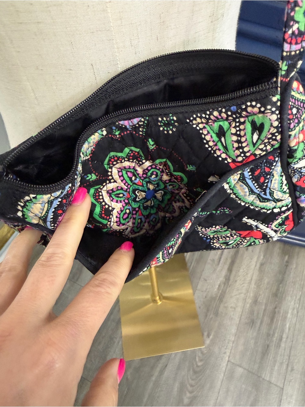 Retired Vera Bradley Kiev Paisley Little Crossbody Bag - Picture 11 of 12
